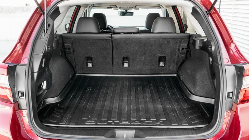 khoang-hanh-ly-subaru-outback-2019-viet-nam