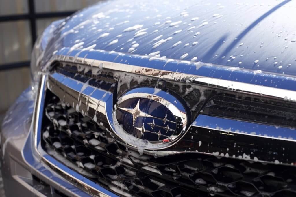 ve-sinh-ngoai-that-subaru